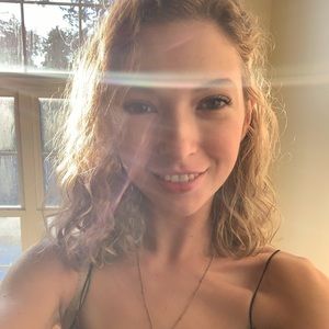 Meet your Posher, Stephanie